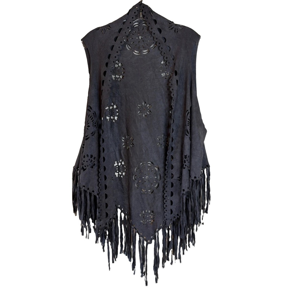 Do everything in love Cut-out Fringy Shawl Cape Wrap Boho Festival Hippie Sz OS
